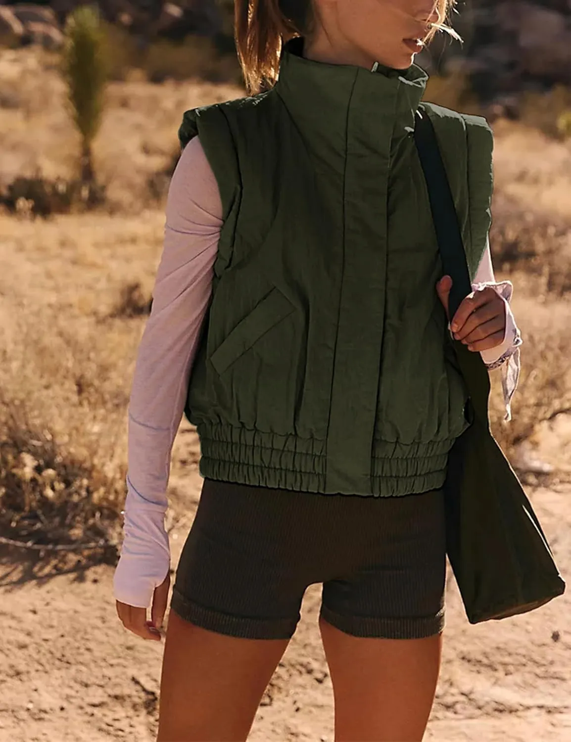 Cropped Puffer Vest for Women Winter Button Down Sleeveless Light Jacket Stand Collar Gilet with Pockets