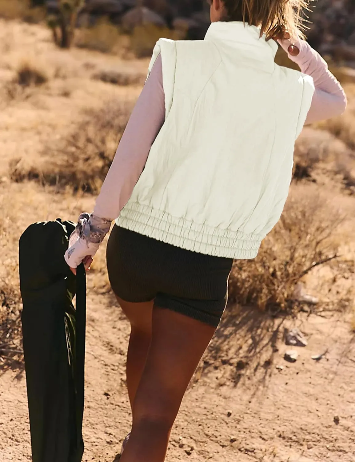 Cropped Puffer Vest for Women Winter Button Down Sleeveless Light Jacket Stand Collar Gilet with Pockets