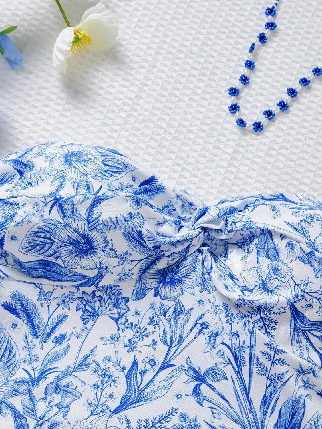 Women's Floral Pattern Twist Front Strapless Bandeau Top Casual Sleeveless Backless Slim Fit Boho Tube Crop Tops